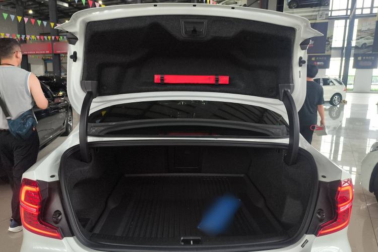 Used Volvo S60 2025 B4 Zhiyuan Luxury Edition