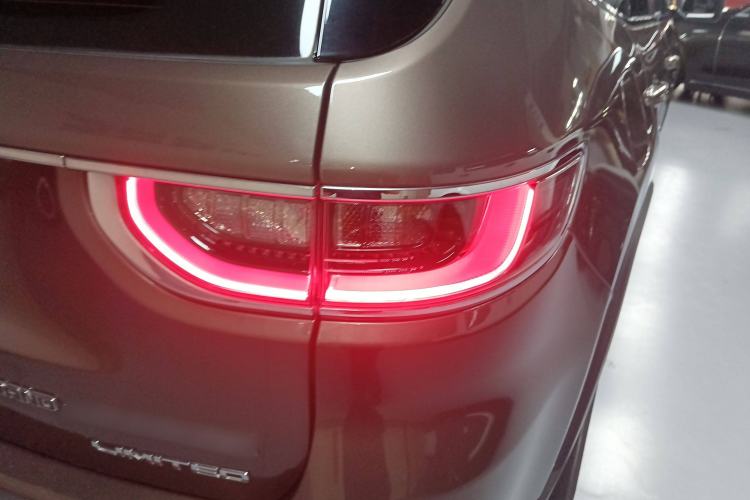 Used Jeep Grand Commander 2018 2.0T Four-Wheel Drive Premium Navigation Version China V
