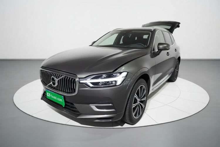 Used Volvo XC60 2020 T5 4x4 Smart Luxury Edition Front Left 45 Deg