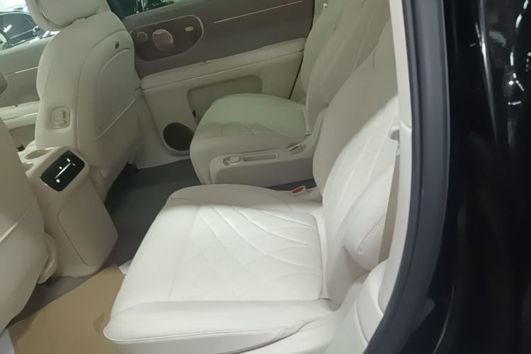 Used IM LS9 2026 Model 66 Ultra Left Rear Seat