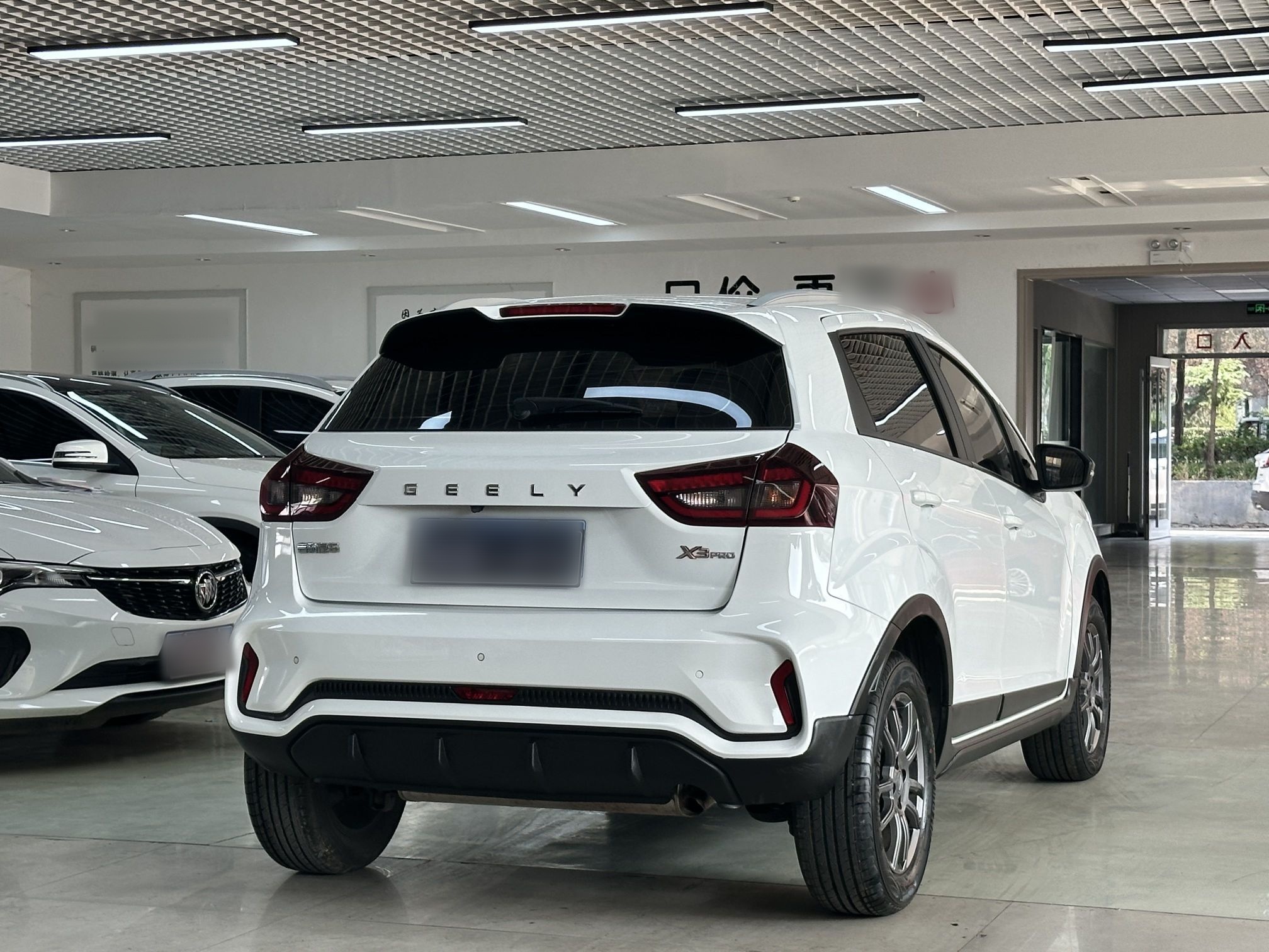 Geely Auto Vision X3 2021 PRO 1.5L CVT Deluxe Model — снимка 4