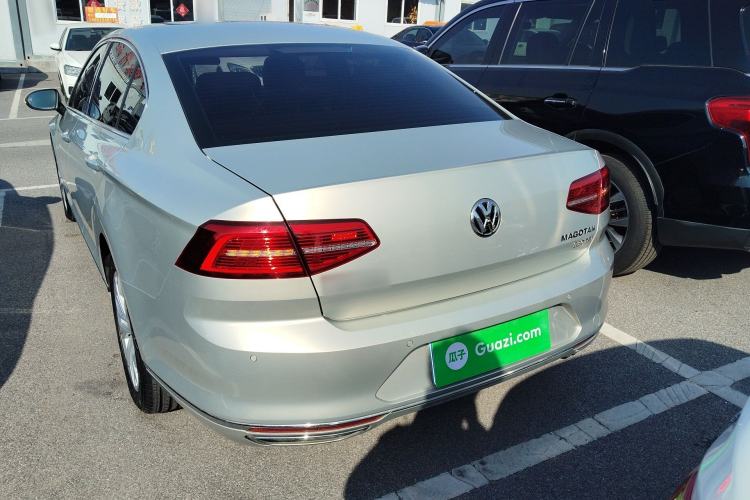 Used Volkswagen Magotan 2018 Facelift 330TSI DSG Luxury Model Rear