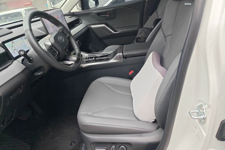 Used Toyota Wildlander 2026 Model 2.0L Smart Electric Hybrid Dual-Engine PRO