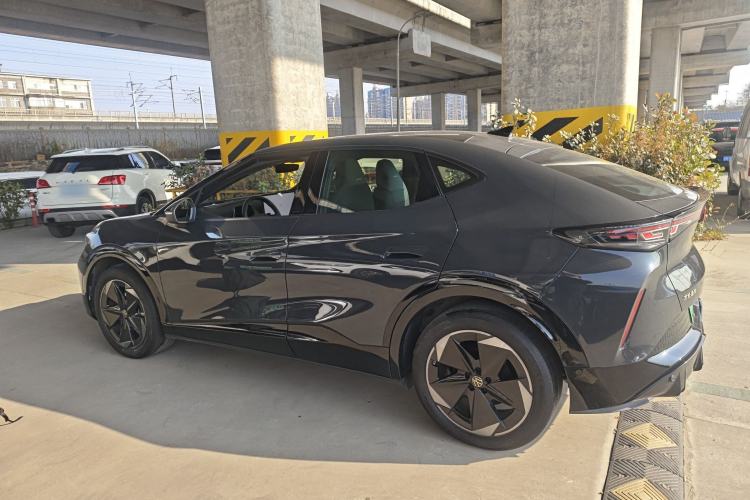 Used Volkswagen ID.UNYX 2024 Pro Long-Range Version