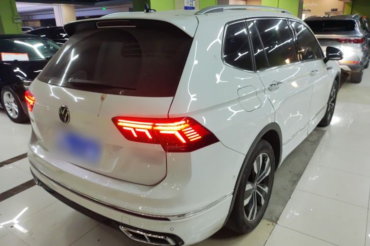 Used Volkswagen Tiguan L 2023 380TSI Automatic All-Wheel Drive R-Line Enhanced 7-Seater