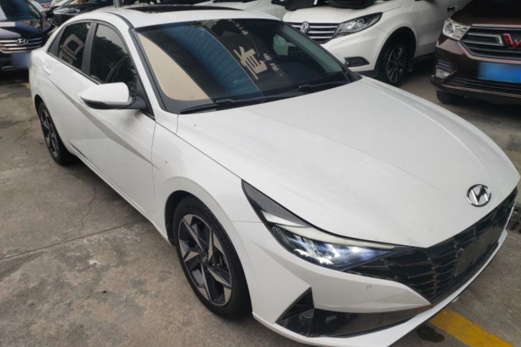 Used Hyundai Elantra 2021 1.5L CVT LUX Prestige Edition Exterior 1