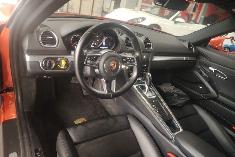 Used Porsche 718 2016 Cayman 2.0T
