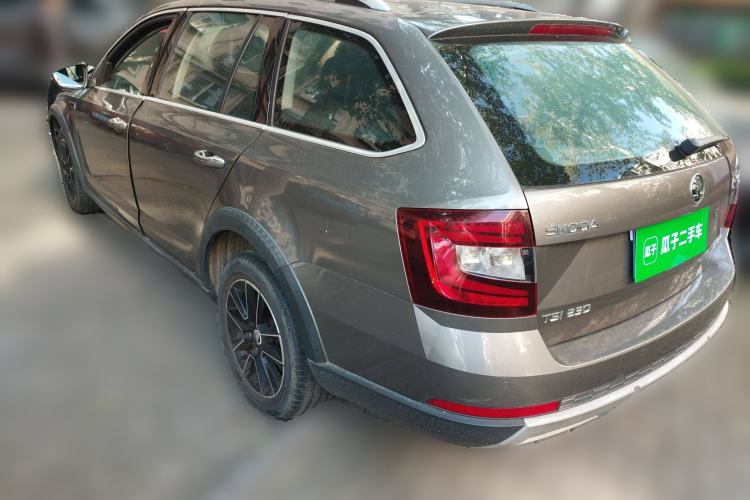 Used Skoda Octavia 2018 Station Wagon TSI230 DSG Luxury Edition

