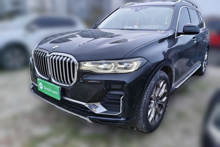 Used BMW X7 2022 xDrive40i Luxury Package with Leading Features
