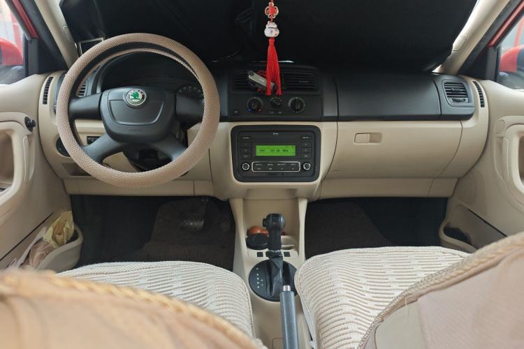 Used Skoda Fabia 2012 1.4L Automatic Crystal Edition Center Console