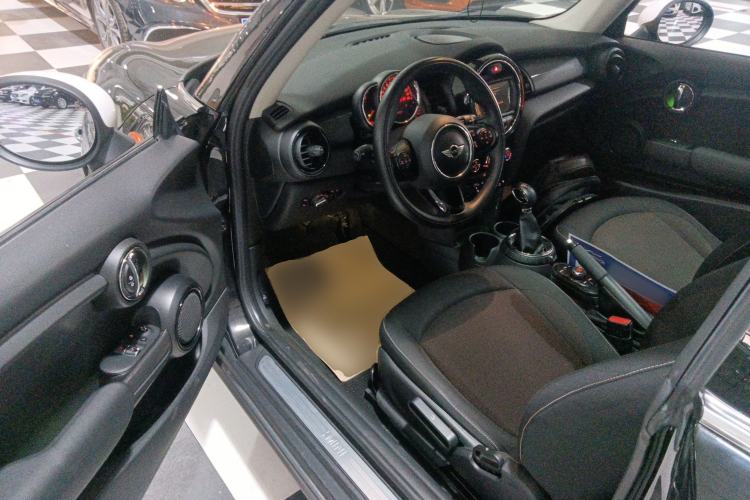 Used MINI 2014 1.5T COOPER Fun Driver Seat