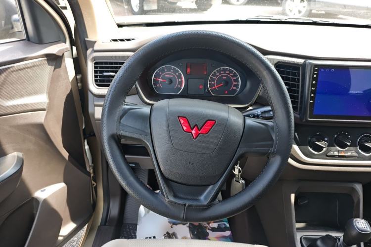 Used Wuling Hongguang V 2022 1.5L Jingqu Edition Electric-Assist LAR
