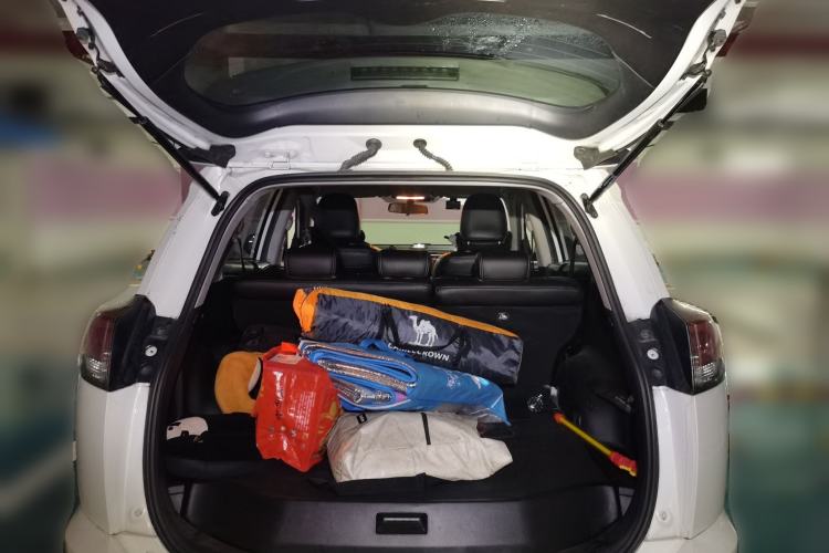 Used Toyota RAV4 2016 2.0L CVT Two-Wheel Drive Fashion Edition China V Standard Trunk