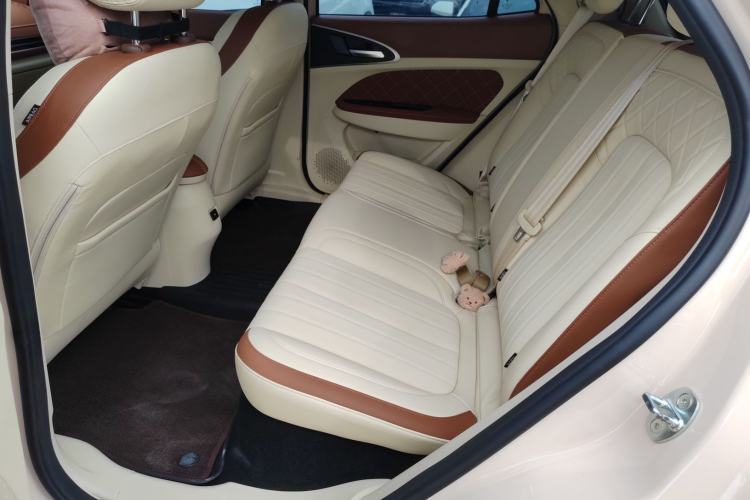 Used ORA Good Cat 2022 Morandi Edition 400km Standard Range Luxury Version Lithium Iron Phosphate Left Rear Seat