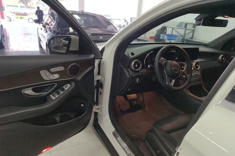 Used Mercedes-Benz GLC 2022 Facelift GLC 260 L 4MATIC Luxury Edition Driver Seat