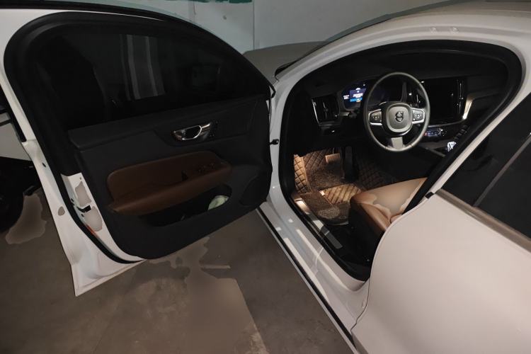 Used Volvo S60 2025 B4 Zhiyi Luxury Edition Driver Seat