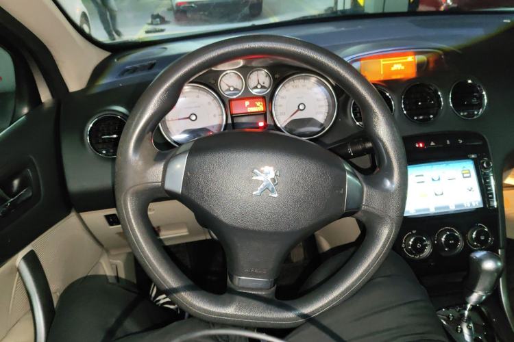 Used Peugeot 408 2013 1.6L Automatic Comfort Edition Steering Wheel