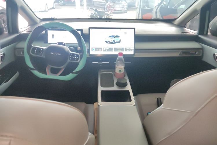 Used AION Y 2022 Plus 70 Tech Edition