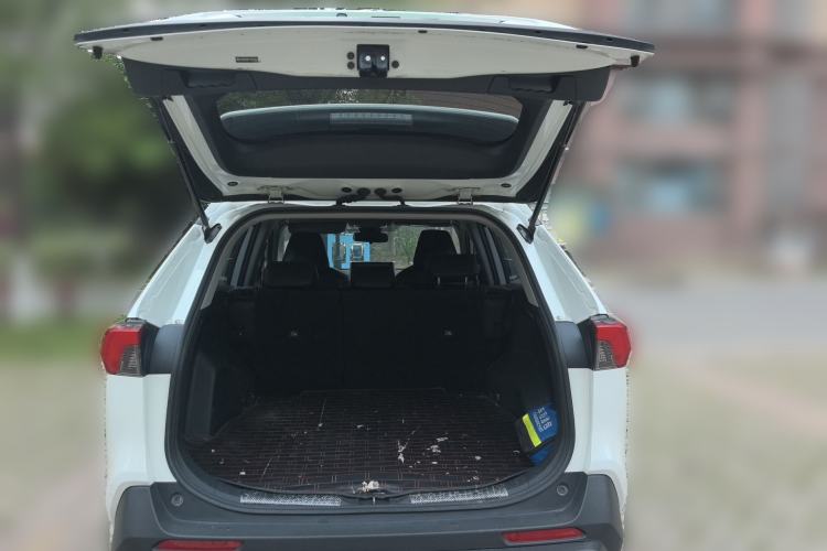 Used Toyota RAV4 2020 2.0L CVT Two-Wheel Drive Fashion Edition Trunk