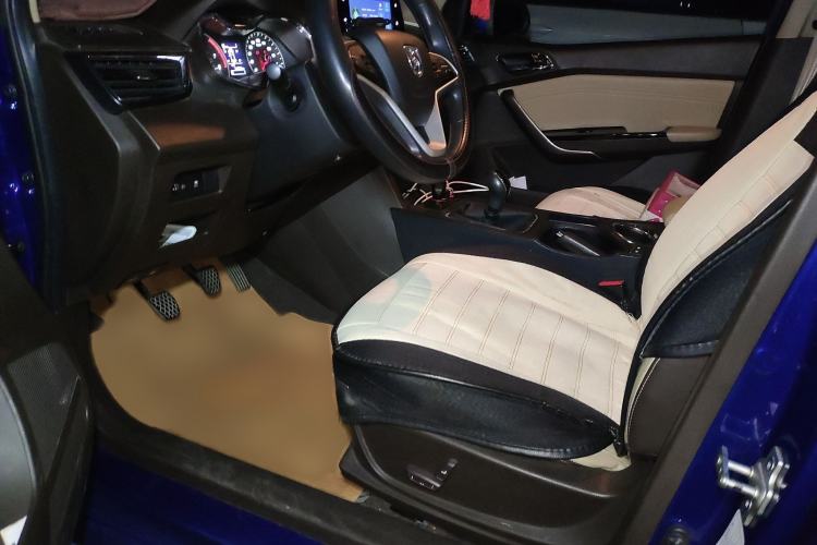 Used Baojun 310W 2017 1.5L Manual Luxury Edition China V