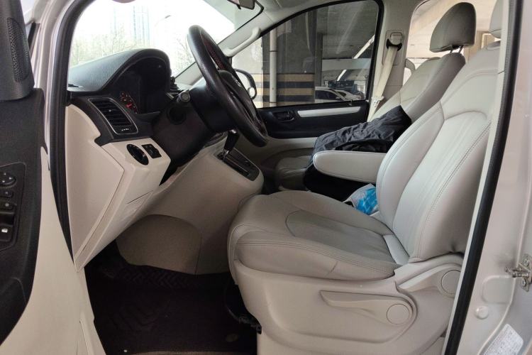 Used SAIC MAXUS G10 2015 2.0T Automatic Anniversary Edition