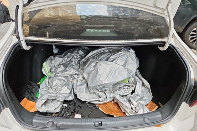 Used Volkswagen Lavida 2017 1.6L Automatic Comfort Edition Trunk