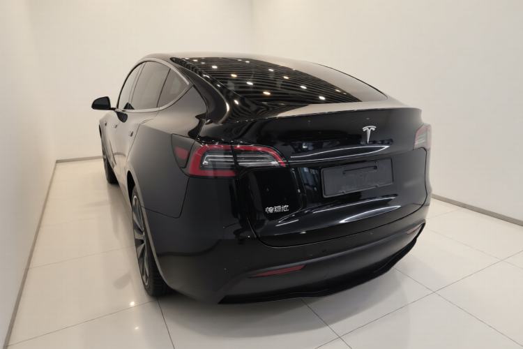 Used Tesla Model Y 2022 Long-Range All-Wheel-Drive Version

