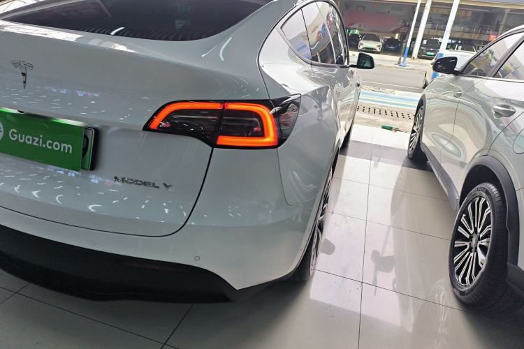 Used Tesla Model Y 2023 Rear-Wheel-Drive Version