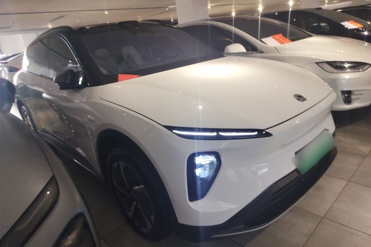Used Nio ES6 2024 75 kWh Front Right 45 Deg