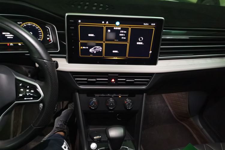 Used Volkswagen Tiguan L 2023 280TSI Automatic Two-Wheel Drive Trendy Innovation Limited Edition Audio And AC Panel