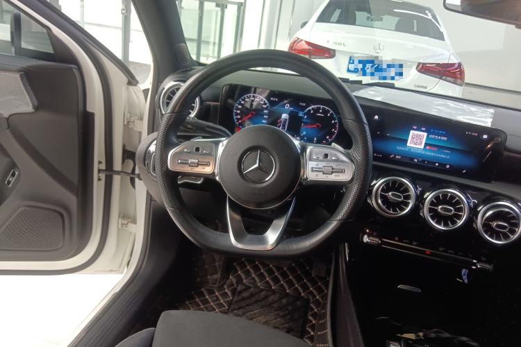 Used Mercedes-Benz A-Class 2021 A 200 L Sport Sedan Fashion Model
