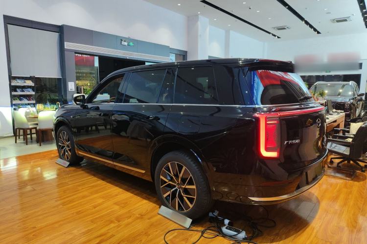 Used GAC Trumpchi S9 2025 Model Qiankun Max 6-Seater Exterior 4