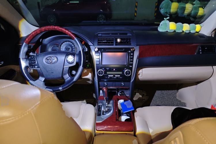 Used Toyota Camry 2012 2.5G Luxury Navigation Edition Center Console