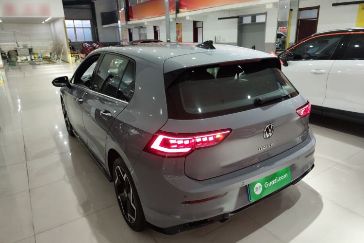 Used Volkswagen Golf 2025 Facelift 300TSI R-Line Rear Left 45 Deg