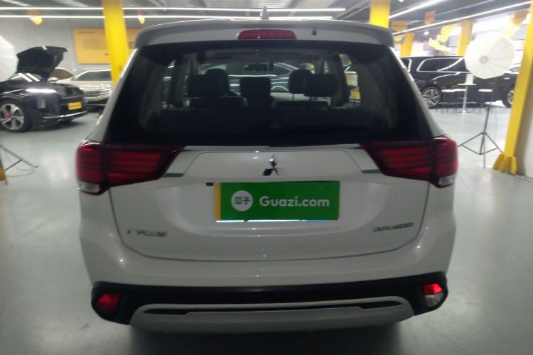 Used Mitsubishi Outlander 2019 2.0L Two-Wheel Drive Comfort Edition 5 Seats China VI Standard