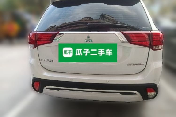 Used Mitsubishi Outlander 2019 2.4L 4x4 Zhi Xiang Edition 7 Seats China VI Standard

