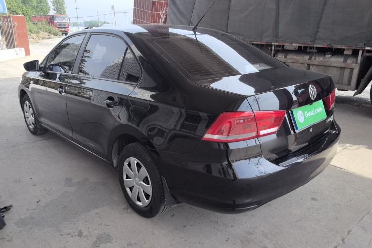 Used Volkswagen Santana 2015 1.6L Manual Fashion Edition Exterior 2