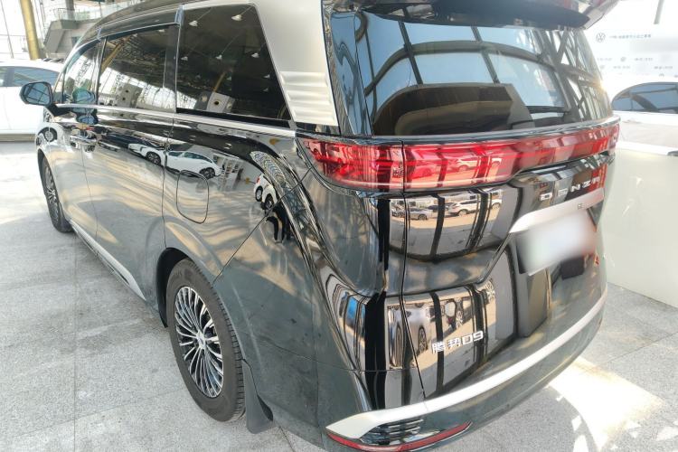 Used Denza D9 2024 DM-i 970 Luxury Model
