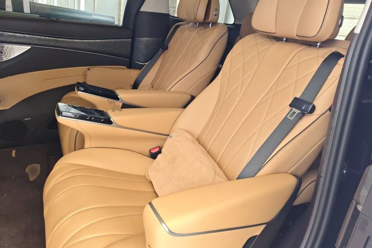 Used Denza D9 2024 DM-i 980 Four-Wheel Drive Prestige Model
