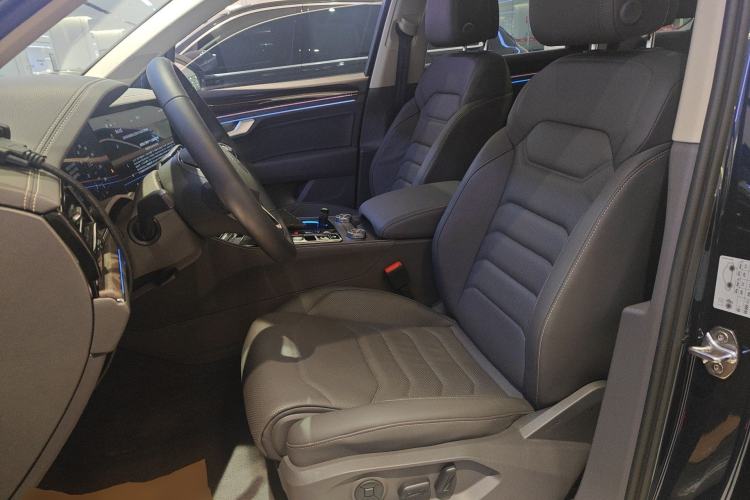 Used Volkswagen Touareg 2025 2.0 TSI Sharp Edition Left Front Seat