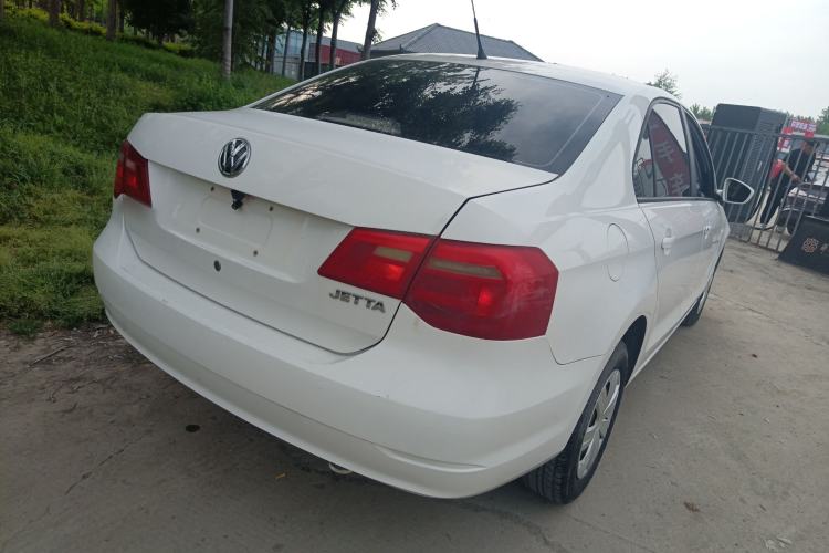 Used Volkswagen Jetta 2015 1.6L Manual Fashion Edition