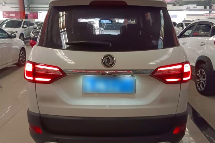 Used Dongfeng Fengon 370 2018 S370 1.5L Manual Luxury 5-Seater
