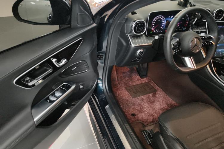 Used Mercedes-Benz C-Class 2023 Revised C 200 L Sport Edition Driver Seat