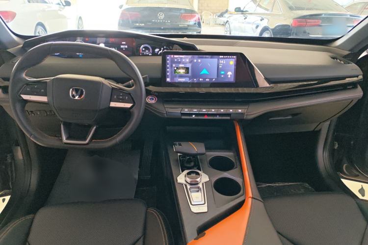 Used CHANGAN UNI-V iDD 2023 ZhiDian iDD 1.5T 113km Smart & Fun Version Center Console
