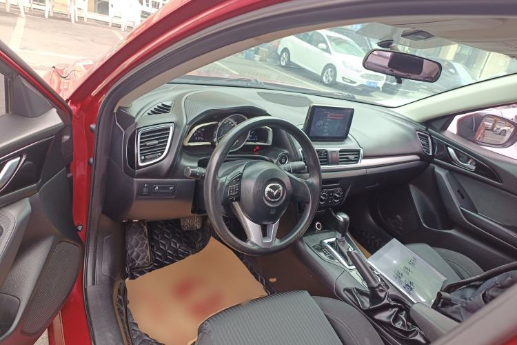 Used Mazda 3 Axela 2016 Sedan 1.5L Automatic Comfort Model Center Console