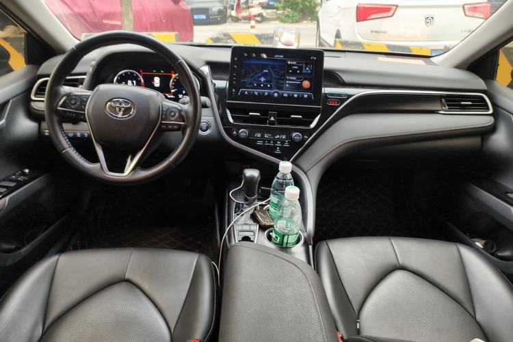 Used Toyota Camry 2023 2.5G Luxury Edition Center Console