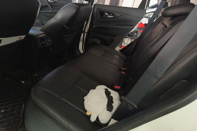 Used Nissan X-Trail 2017 2.5L CVT Leading Edition 4WD Left Rear Seat