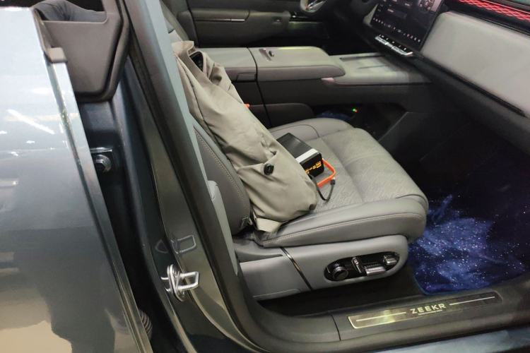 Used Zeekr 7X 2025 75 kWh Rear-Wheel Drive Intelligent Driving Version
