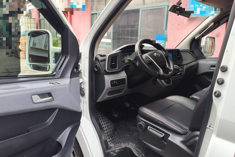 Used SAIC MAXUS Xintu V80 2021 2.0T PLUS AMT City Edition Short Wheelbase Ultra-Low Roof 5/6-Seater
