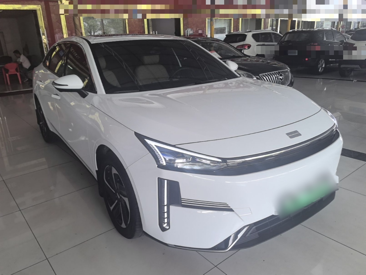Geely Galaxy L6 2024 125km PLUS Dragon Edition — снимка 3